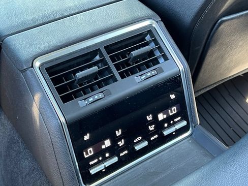 Certified 2023 Porsche Panamera 4 Platinum Edition AWD/4WD image 18