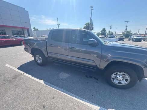 Used 2017 Toyota Tacoma SR RWD image 22