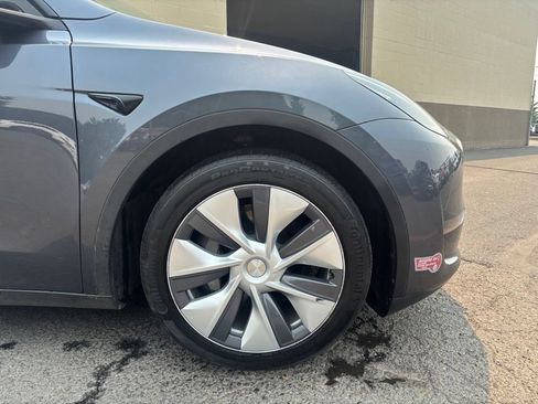 Used 2023 Tesla Model Y 2WD image 2
