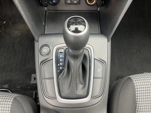 Used 2019 Hyundai Kona SE FWD image 15
