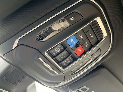 New 2025 Jeep Grand Cherokee Limited w/ MOPAR Finishing Package AWD/4WD image 34