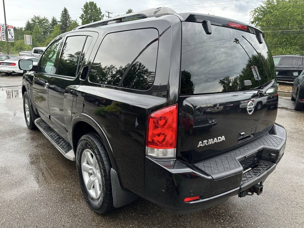 Used 2012 Nissan Armada SV AWD/4WD image 4