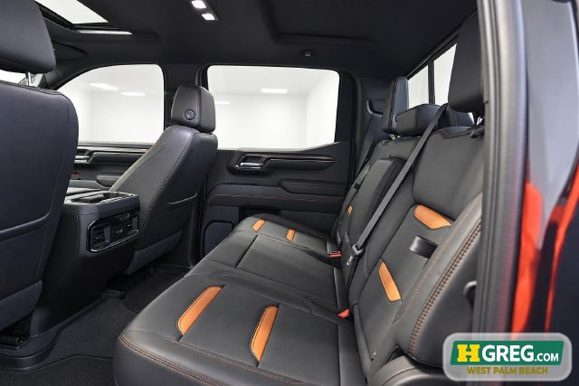 Used 2022 GMC Sierra 1500 AT4 w/ AT4 Preferred Package AWD/4WD image 12
