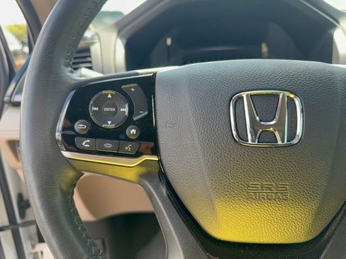Used 2023 Honda Odyssey Elite image 17