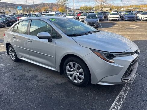 Used 2024 Toyota Corolla LE image 6