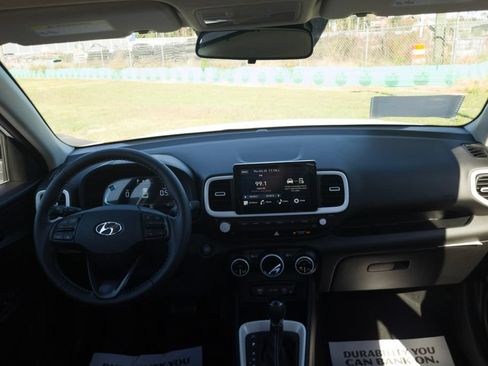 New 2026 Hyundai Venue SEL FWD image 17