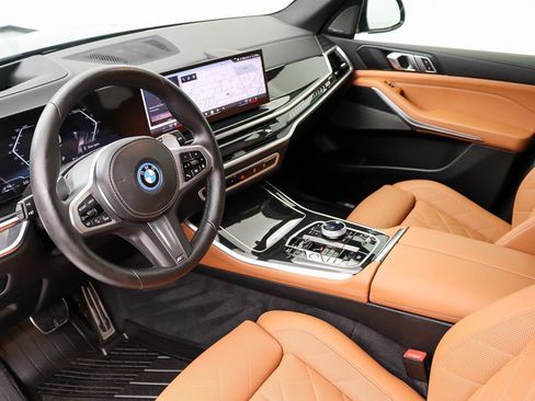Used 2025 BMW X5 xDrive50e w/ Executive Package AWD/4WD image 19