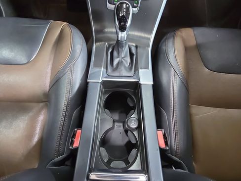 Used 2016 Volvo XC60 T5 Premier w/ Proximity Package FWD image 20