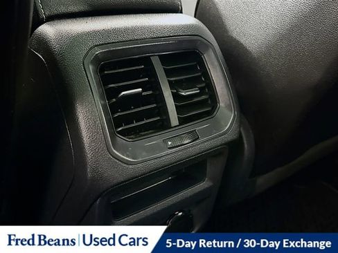 Used 2022 Volkswagen Tiguan SE w/ Panoramic Sunroof Package image 26