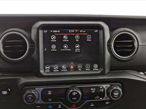 Used 2023 Jeep Wrangler Unlimited Sahara image 28