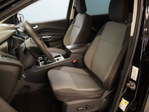 Used 2019 Ford Escape SE FWD image 3