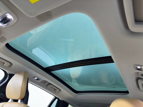 Used 2016 Volvo XC90 T6 Momentum w/ Momentum Plus Package image 11