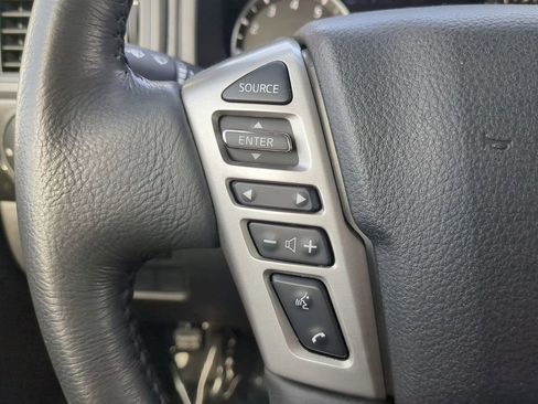 Used 2024 Nissan Titan SV w/ SV Convenience Package image 24