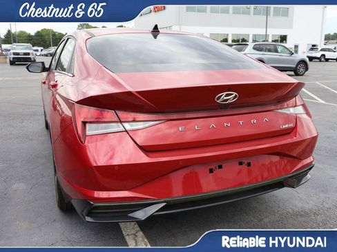 Used 2023 Hyundai Elantra Limited FWD image 15
