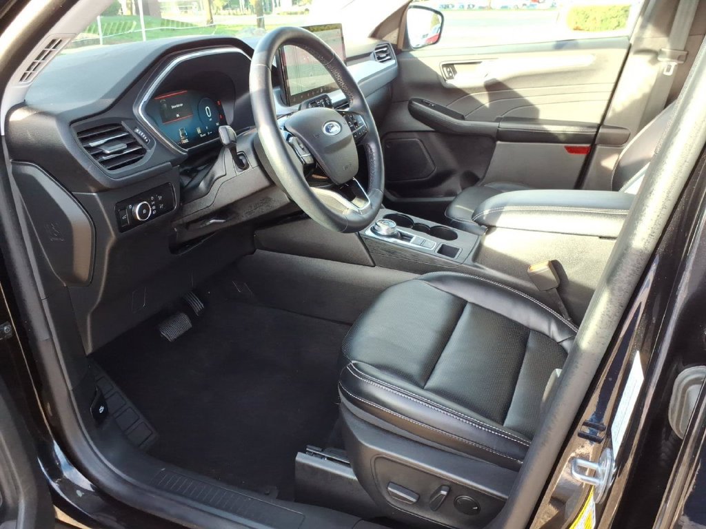 Used 2023 Ford Escape Platinum AWD/4WD image 10