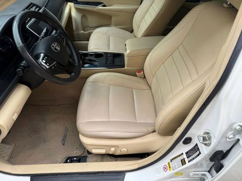 Used 2017 Toyota Camry XLE image 12