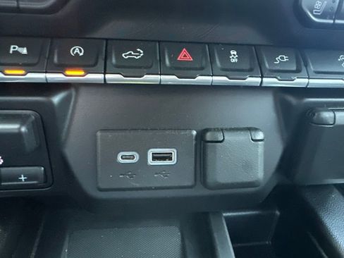 Used 2022 Chevrolet Silverado 1500 LTZ w/ Safety Package II AWD/4WD image 25