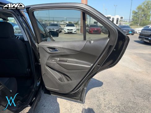 Used 2019 Chevrolet Equinox LT AWD/4WD image 18