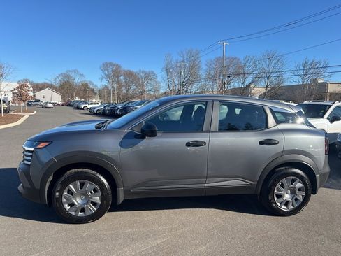 Used 2025 Nissan Kicks S image 2