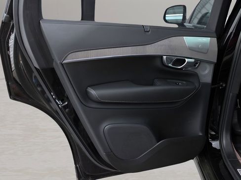 Used 2023 Volvo XC90 B6 Ultimate w/ Lounge Package image 37