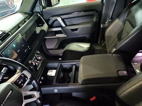 Used 2022 Land Rover Defender 110 X-Dynamic SE AWD/4WD image 19