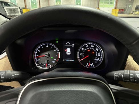 Used 2020 Toyota RAV4 XLE Premium AWD/4WD image 34