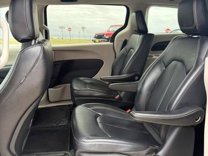 Used 2024 Chrysler Pacifica Limited