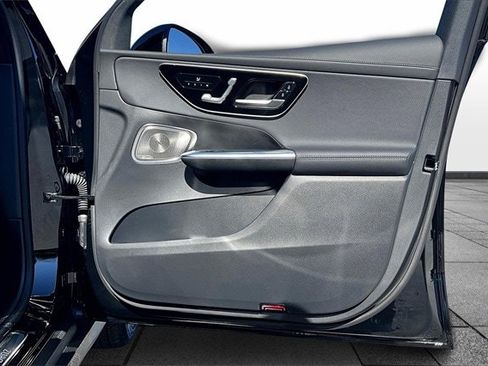 Certified 2025 Mercedes-Benz GLC 300 4MATIC image 31