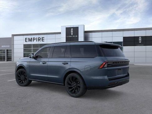 New 2026 Lincoln Navigator Reserve w/ Jet Appearance Package AWD/4WD image 4