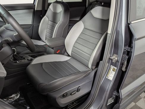 Used 2024 Volkswagen Taos SEL image 16