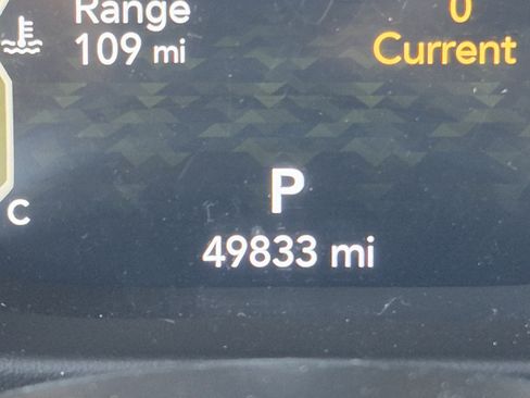 Used 2021 Jeep Wrangler Unlimited Sahara AWD/4WD image 27