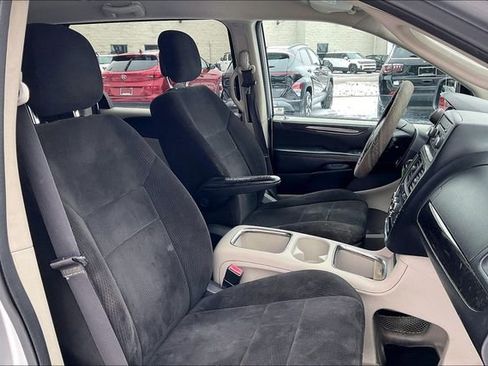 Used 2012 Dodge Grand Caravan SXT image 7