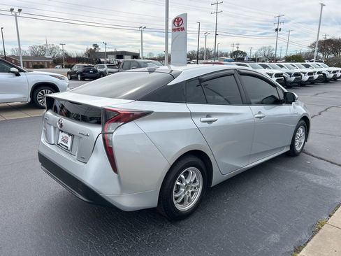 Used 2016 Toyota Prius Two image 15