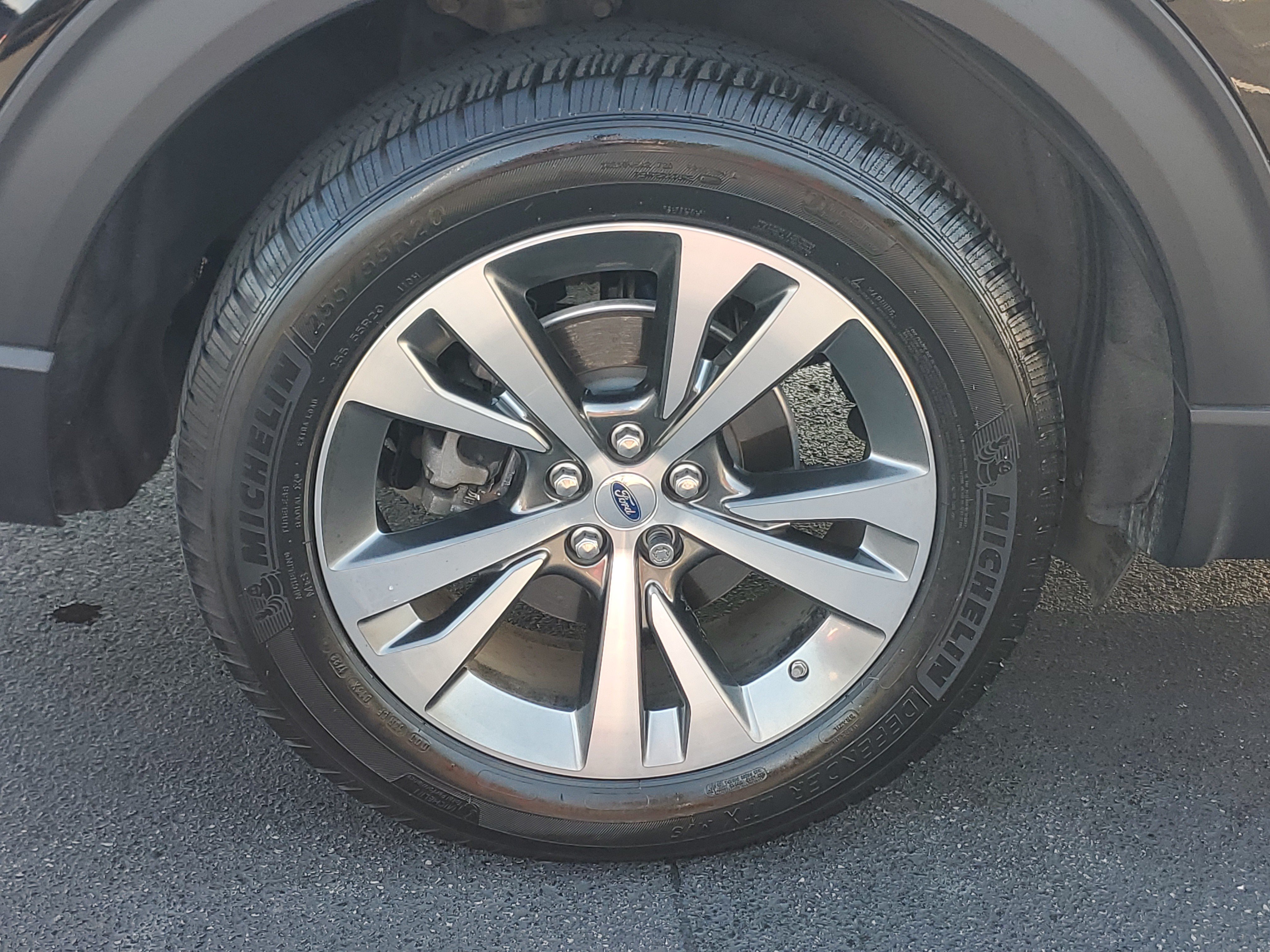 Used 2020 Ford Explorer Platinum w/ Premium Technology Package AWD/4WD image 6