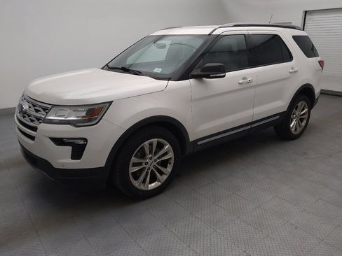 Used 2019 Ford Explorer XLT w/ Equipment Group 202A AWD/4WD image 2
