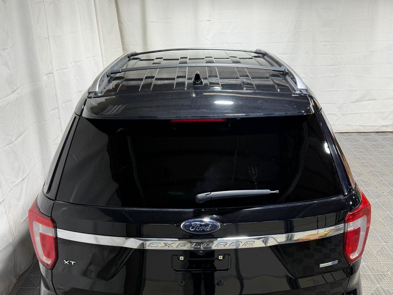 Used 2016 Ford Explorer XLT w/ Equipment Group 202A AWD/4WD image 7