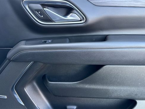 Used 2024 GMC Yukon XL SLT image 27