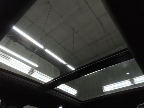 Used 2022 Cadillac XT5 Sportv w/ Technology Package image 26