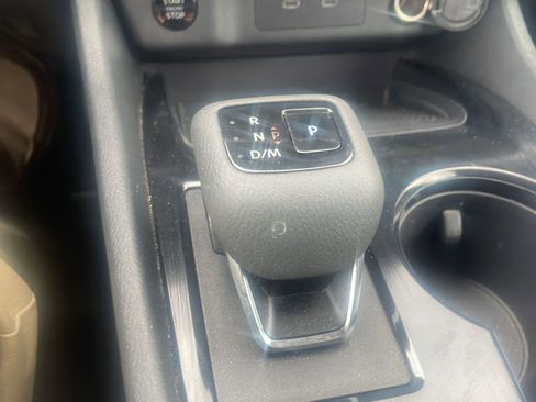 Used 2024 Nissan Rogue S image 18