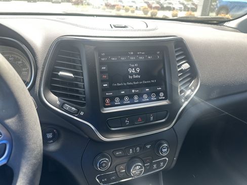 Used 2021 Jeep Cherokee Latitude Lux w/ Comfort/Convenience Group image 34