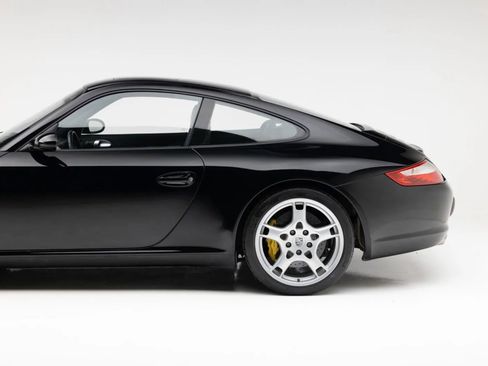 Used 2005 Porsche 911 Carrera S RWD image 19