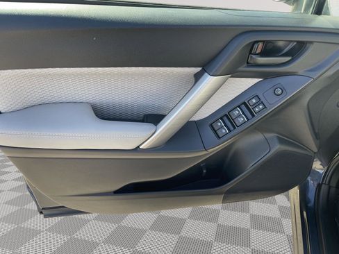 Used 2018 Subaru Forester 2.5i Premium image 18