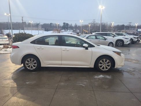 Used 2024 Toyota Corolla LE image 8