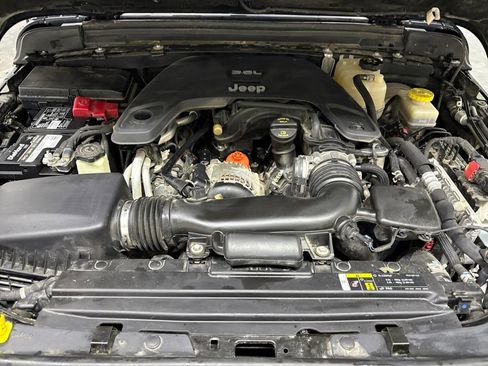 Used 2018 Jeep Wrangler Unlimited Rubicon image 25