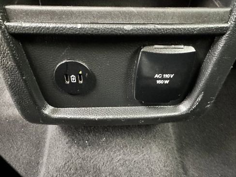 Certified 2022 Ford Edge Titanium image 10