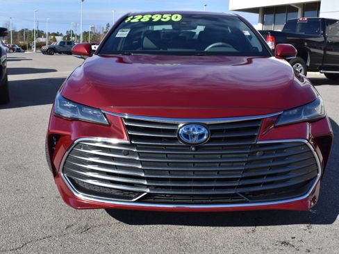 Used 2020 Toyota Avalon Limited image 4