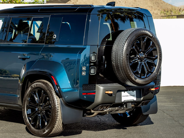 New 2026 Land Rover Defender 110 OCTA AWD/4WD image 10