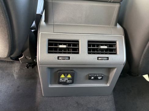 New 2026 INEOS Grenadier Fieldmaster Edition AWD/4WD image 27