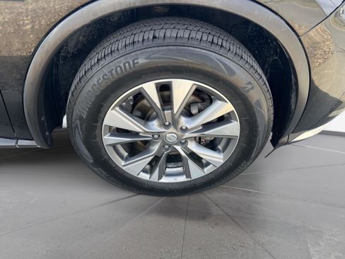 Used 2017 Nissan Murano SV w/ Premium Package image 10