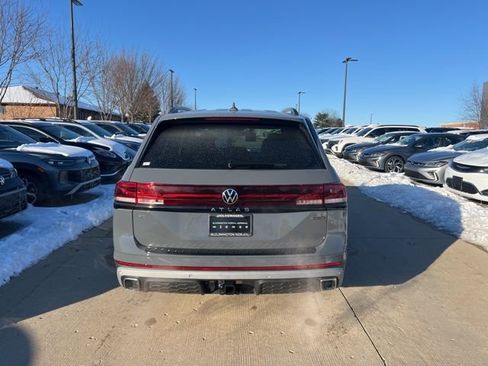 New 2026 Volkswagen Atlas Peak Edition image 5